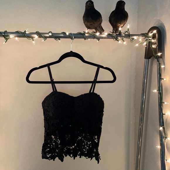 ✨Black Lace Top✨ - Picture 3 of 10
